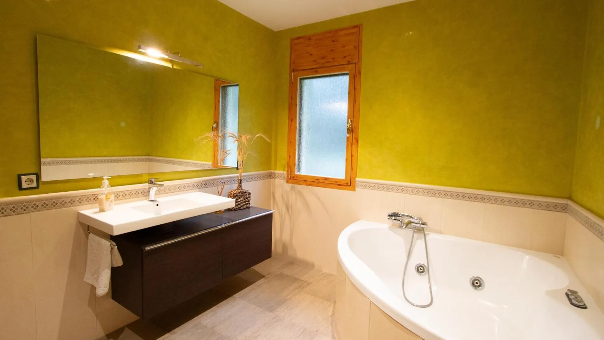 Spacious Countryside Costa Brava Relax Sils 0*,